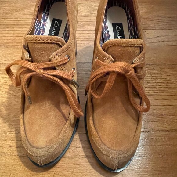 Clarks Suede heels - Picture 2 of 8